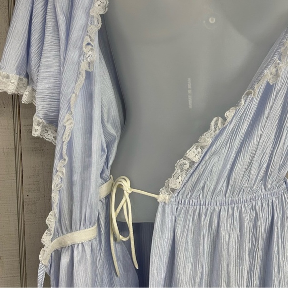 Vintage Womens Long Satin Robe Size L Lace Flouncy Boudoir Peignoir Coquette 80s - Picture 6 of 12